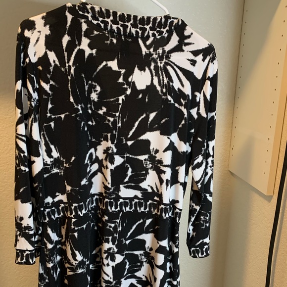 Wrap dress - Picture 3 of 3